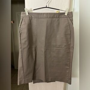 Elegant Tan Women's Skirt, with pockets and double split in the back, Size 8